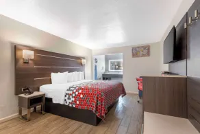 Econo Lodge Inn & Suites Near Lackland AFB - Værelse