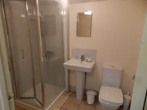 OYO Elm Farm Country House, Norwich Airport - Bathroom