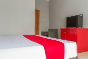 RedDoorz Plus @ Otista Garut - Room