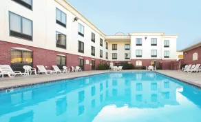 Holiday Inn Express & Suites Pine Bluff/Pines Mall by IHG - Piscine