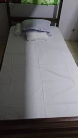 D&J Stamford Hotel - Hostel - Room