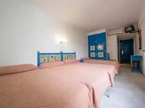 Checkin Garbí - Chambre