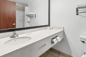 Super 8 by Wyndham Weatherford - Salle de bain