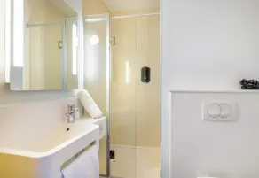 B&B HOTEL Cannes La Bocca Plage - Salle de bain