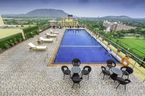 Golden Tulip Kukas Jaipur - Basseng