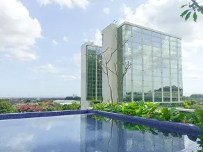 Elegant and MInimalist Studio at Mataram City Apartment By Travelio - Pool