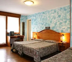 Hotel Holiday Debili - Quarto