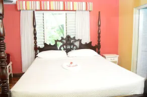 Gold Nugget Hotel - Room