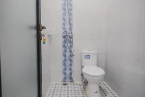 RedDoorz Syariah near Transmart Lampung - Bathroom