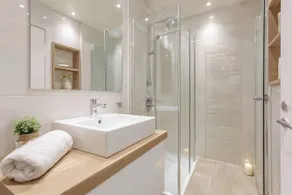 Houyam Location - Badezimmer