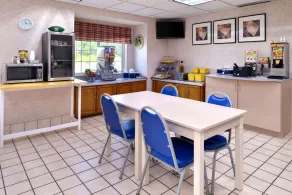 Americas Best Value Inn & Suites Maryville - Restaurant