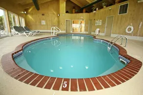 Crown Pointe Lodge; BW Signature Collection - Piscine