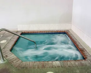 Comfort Inn & Suites Ocean Shores - Piscine