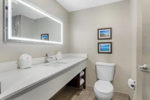 Comfort Suites West Jacksonville - Bathroom