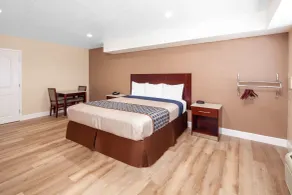 Travelodge by Wyndham Harbor City - Chambre
