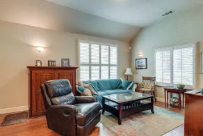 Walkable Miracle Mile Retreat w/ Peaceful Patio - Innenbereich
