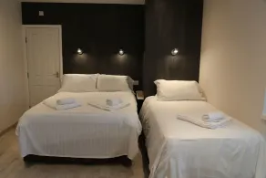Debden Guest House - Rum