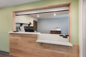 WoodSpring Suites Dayton North - Hall