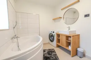 Holiday Home Lukc with free parking - Bathroom
