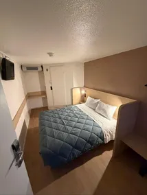 Première Classe Tarbes - Bastillac - Room