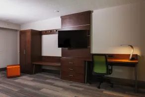 Holiday Inn Express & Suites Atlanta Perimeter Mall Hotel by IHG - Habitación