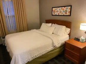MainStay Suites Middleburg Heights Cleveland Airport - Chambre