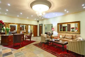 Shangri-La Manor - Réception