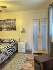 Ahmic Lake Resort's Blue Jay Cottage - Camera