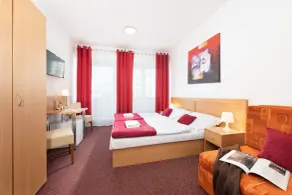 Hotel Plus - Chambre