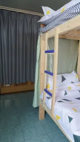 Shanghai Mofang Style Girls' Hostel - Room