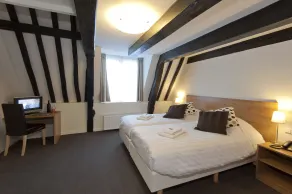 Ambassador City Centre Hotel - Chambre