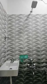 Metroresidency com - Behind LIC - Bathroom