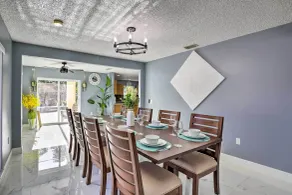 Modern Clearwater Home w/ Deck: 9 Mi to Beach - Interiör