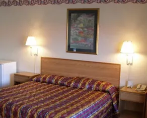 Red Carpet Inn Starke - Room