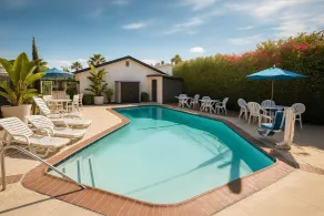 Travelodge by Wyndham LAX - Piscine