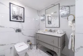 Savoy Hotel - Bathroom