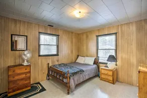 Secluded Irons Cabin w/ 5-acre Yard, Deck, Grill! - Værelse