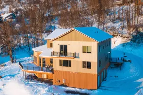 Anchorage Getaway w/ Mtn Views < 5 Mi to Zoo! - Innenbereich