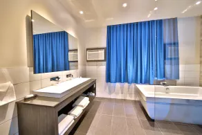 Hôtel Ô Laval - Salle de bain