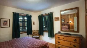 Bassett's Cabin est un bi-niveau, 1850 Sq - Chambre