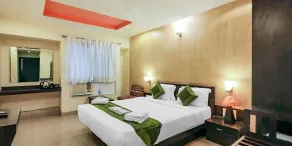Paradise Hotel and Banquet, Indore - Værelse