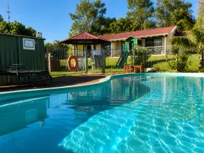 Karri Forest Motel - Pool