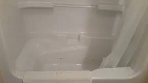 Dunmaglas Golf Course - Bathroom