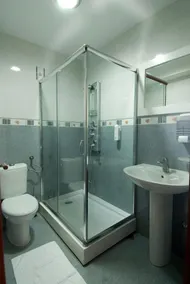 Hotel R - Bathroom