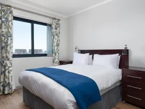 Century City Boutique Apartments - Zimmer