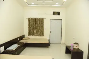 Paras Yatri Bhawan - Zimmer