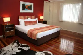 Yabbaloumba Retreat - Camera