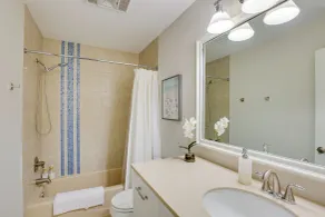 Cedar Creek Lake Views: Gorgeous Mabank House! - Interni