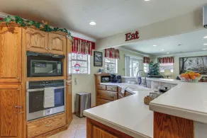 Lake Days on Sam Rayburn! Wooded Retreat w/ Yard - Interiør