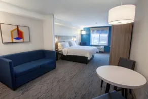 Holiday Inn Express & Suites Logan by IHG - Zimmer